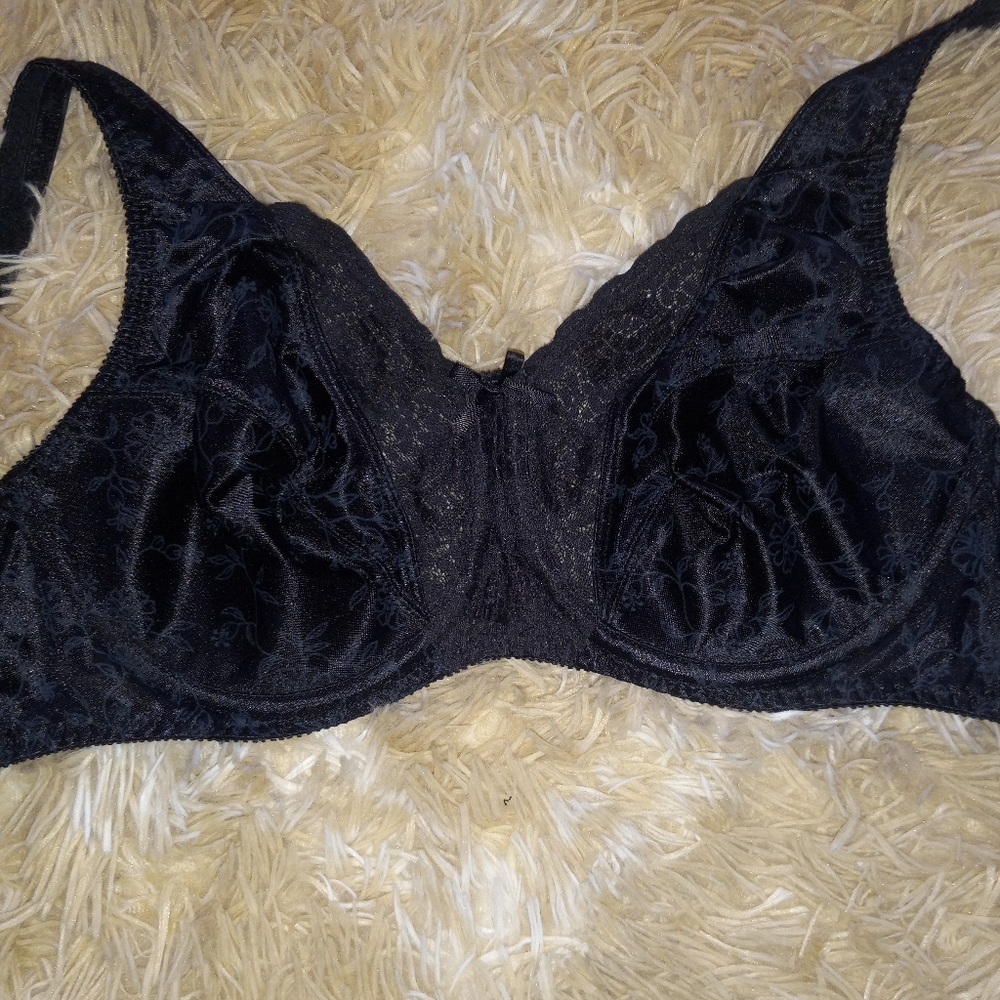 Playtex Secrets black bra